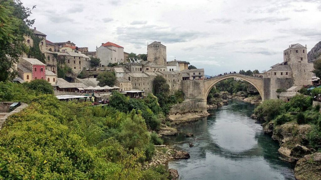 Private car transfer from Dubrovnik to Split via Mostar
